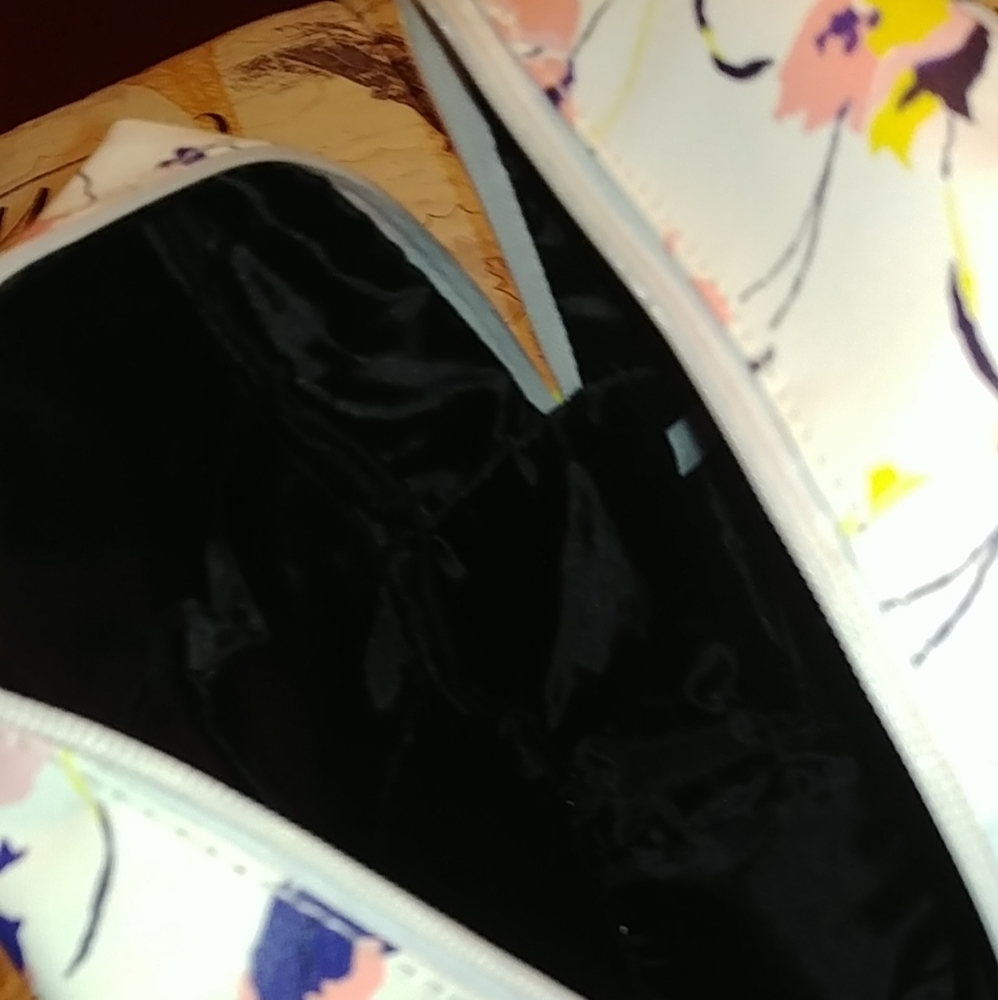 Floral backpack - Picture 3 of 4